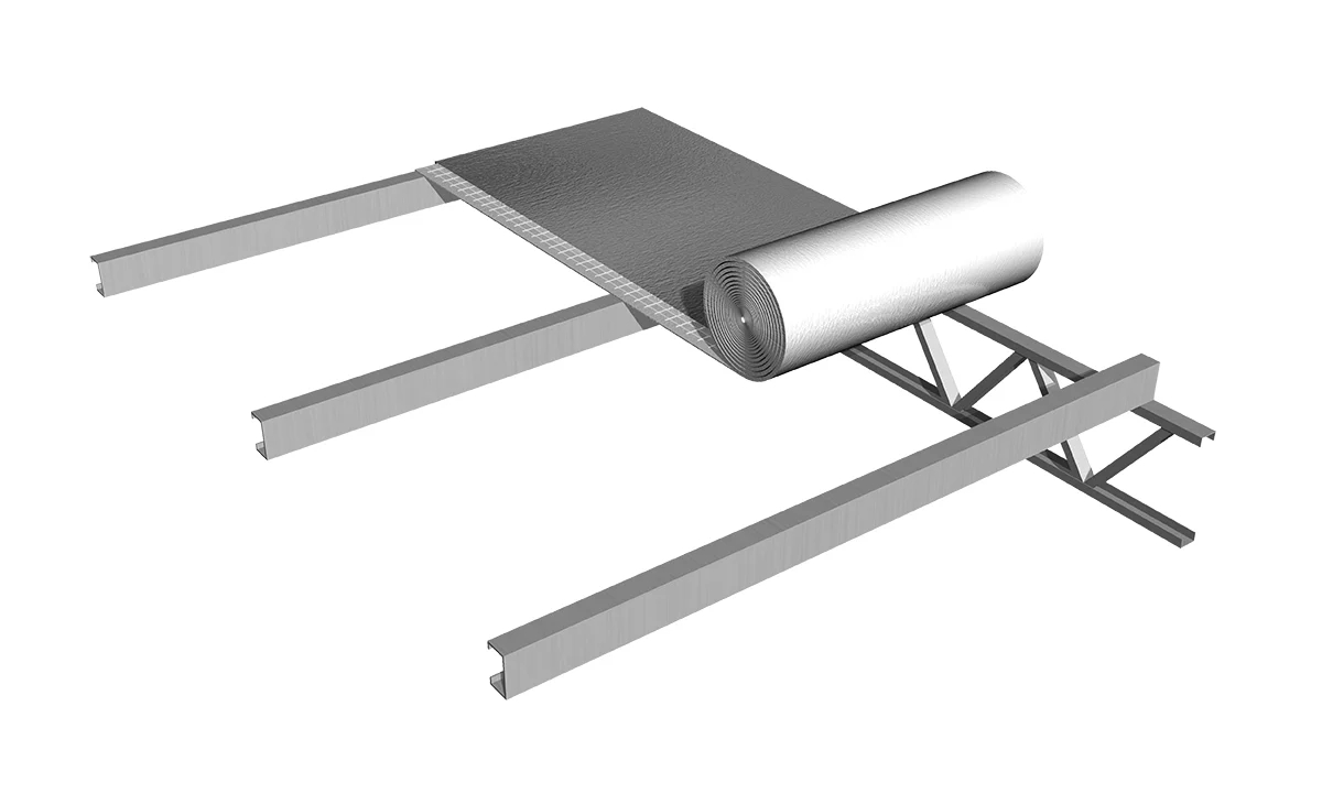 Presentar los rollos de ALU FUSION NET directamente sobre las correas del techo con la cara de aluminio mirando hacia arriba.